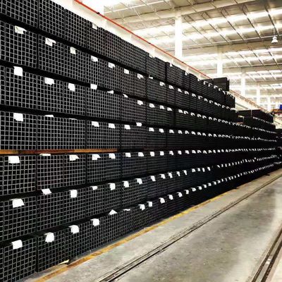 Cuadrado ERW 65x65 10 x 10 tubo de acero al carbono con agujeros 80 x 80 certificado por ISO9001